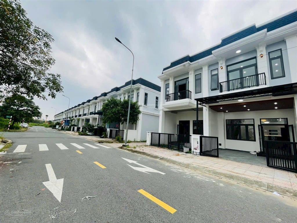 Nhà rẻ nhất kđt the sol city, nhà hoàn thiện ac mua có thuê cho thuê hoặc ở. shr hoàn công đầy đủ
