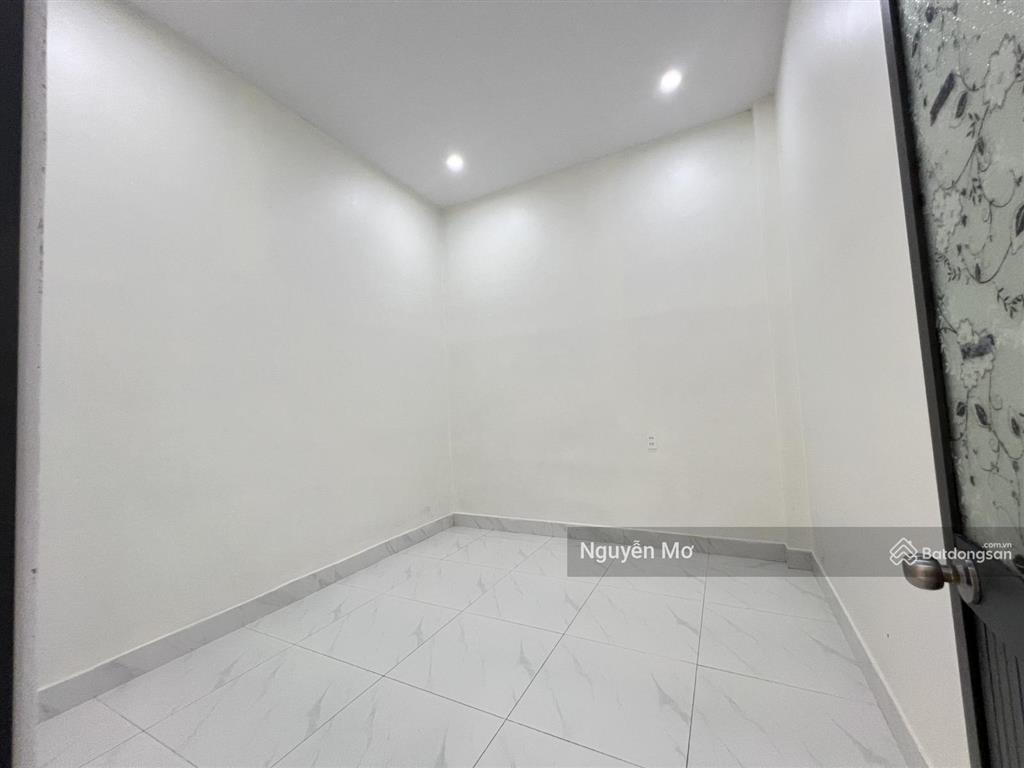Bán nhà xây dựng kiên cố tại trung tâm p2 bảo lộc .0984 585 ***