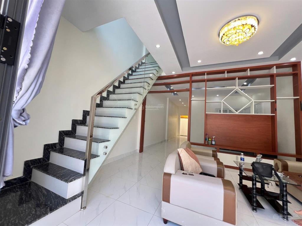 Bán gấp nhà đẹp trung tâm bảo lộc giảm ngay 150 triệu, chỉ còn 2,370 tỷ