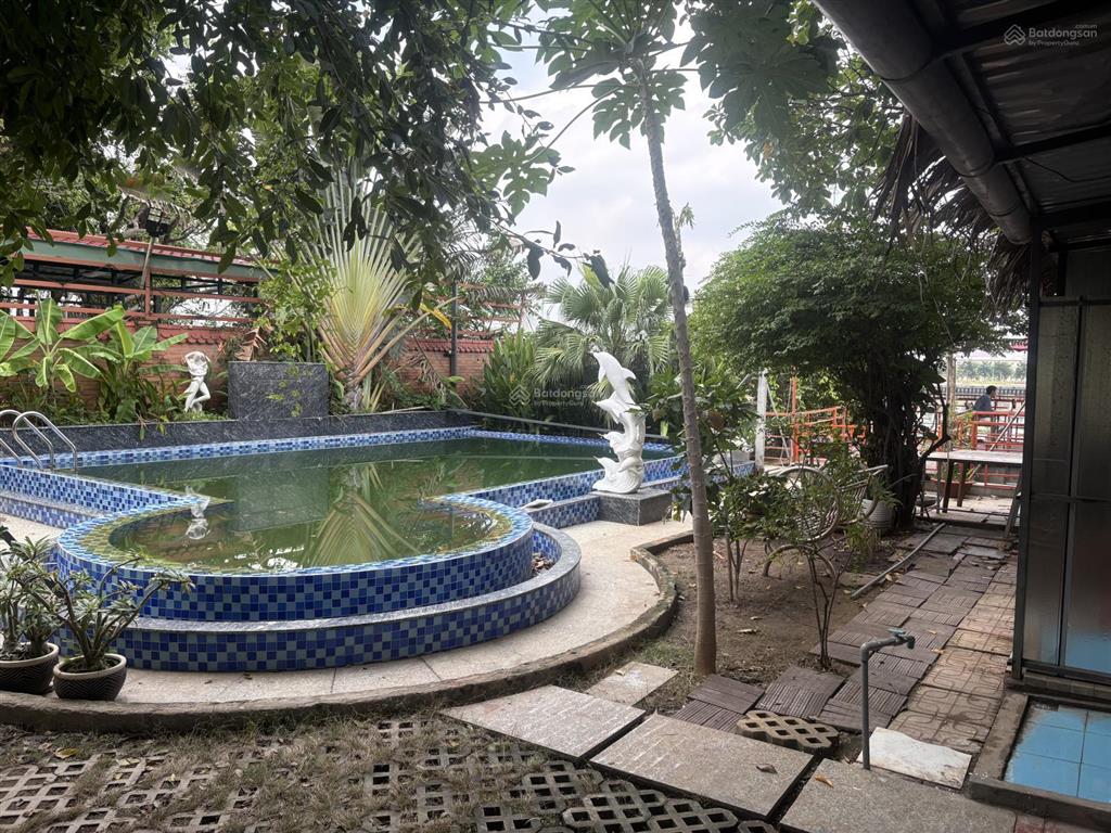 Cho thuê nguyên căn biệt thự tuyệt đẹp sát sông sài gòn, hồ bơi