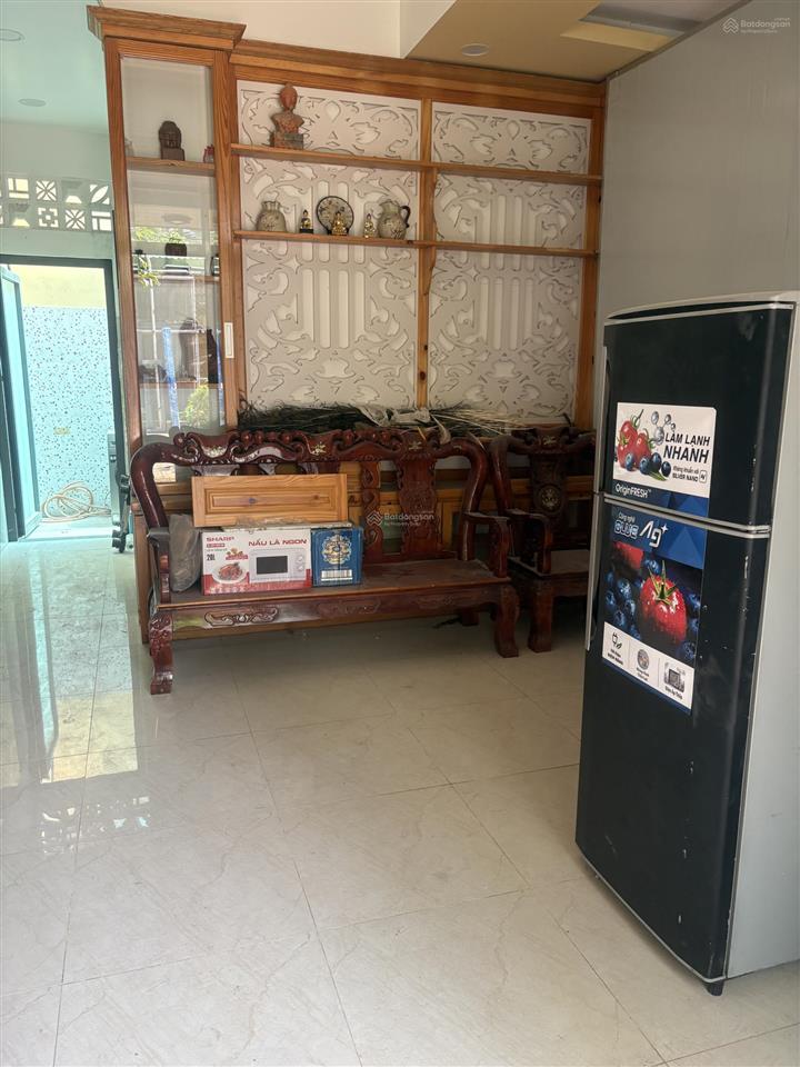 Cho thuê nguyên căn biệt thự tuyệt đẹp sát sông sài gòn, hồ bơi