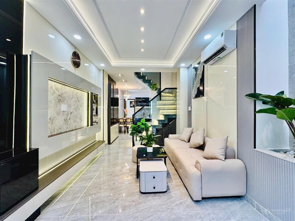 Khu vip hiếm nhà bán  nguyễn kiệm p3 ngay bv175  40m2  trệt 2 lầu sân thượng trước  4 phòng.