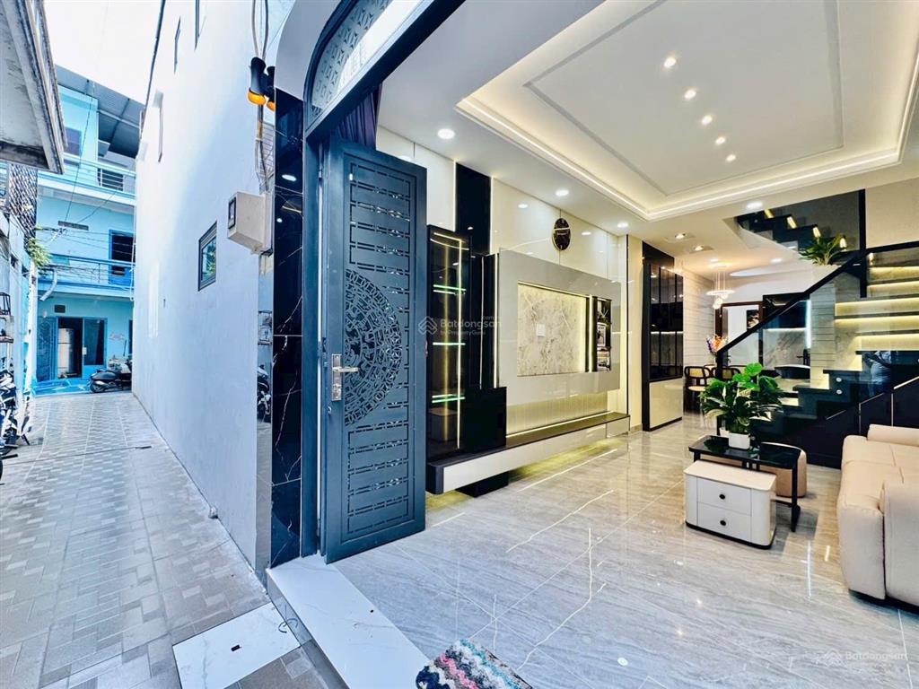 Khu vip hiếm nhà bán  nguyễn kiệm p3 ngay bv175  40m2  trệt 2 lầu sân thượng trước  4 phòng.