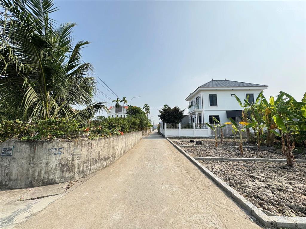 8xxtr đường thông, ô tô tránh tại trực trang, dân cư đông đức