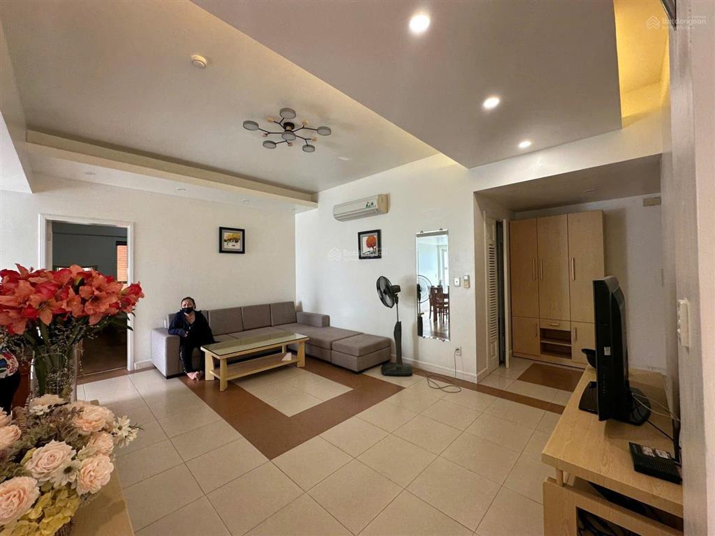 Cho thuê căn hộ 3pn full đồ cao cấp tại khu chung cư trung tâm phố văn cao