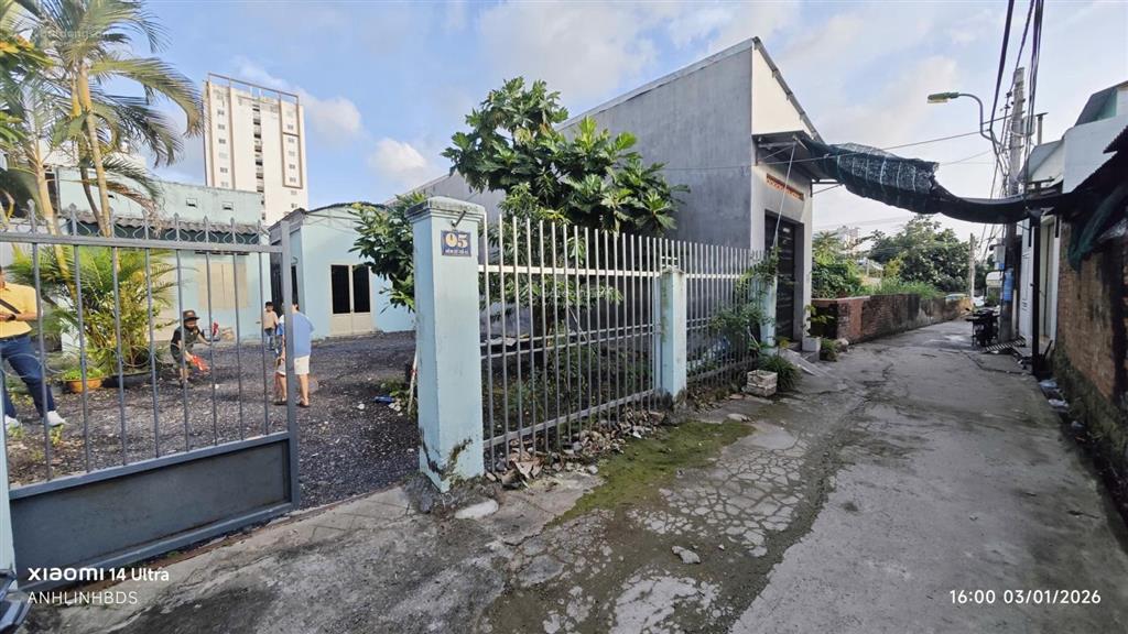 B32. bán đất đô thị diện tích hơn 300m tặng 2 nhà cấp 4 cũ trên đất  8 tỷ 045 triệu