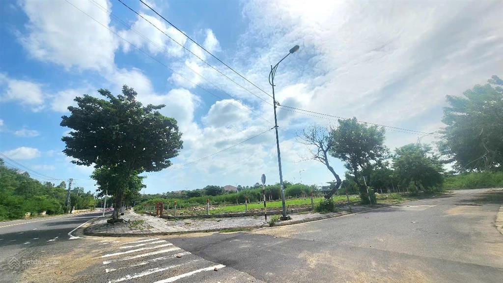 B307. lô góc 3 mặt tiền 1.401,9m phạm văn đồng kđt mới vĩnh hòa quỹ đất hiếm 130 tỷ