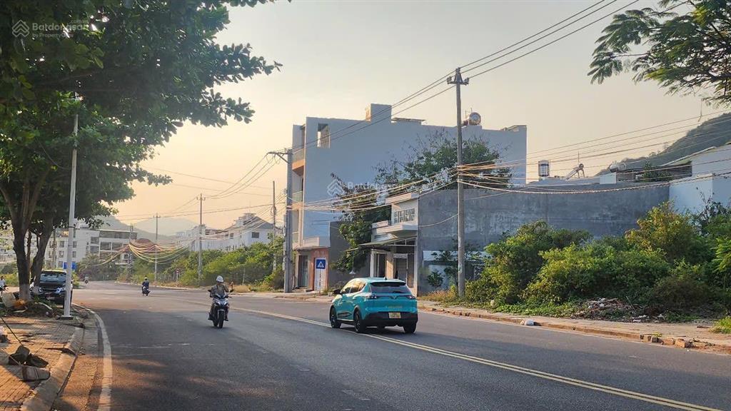 B308. đất 67,3m mặt tiền phạm văn đồng, cạnh bến du thuyền vĩnh hòa, chỉ 8,412 tỷ