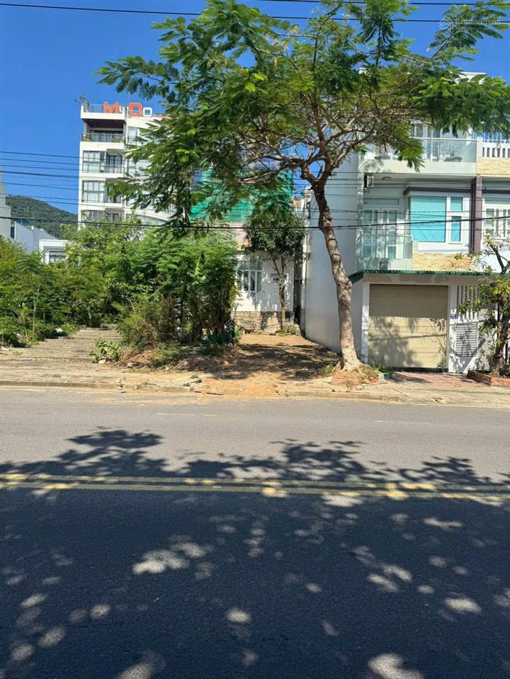 Phạm văn đồng, vĩnh hoà, bắc nha trang đất mặt tiền cạnh bến du thuyền 9,3 tỷ hướng tây nam
