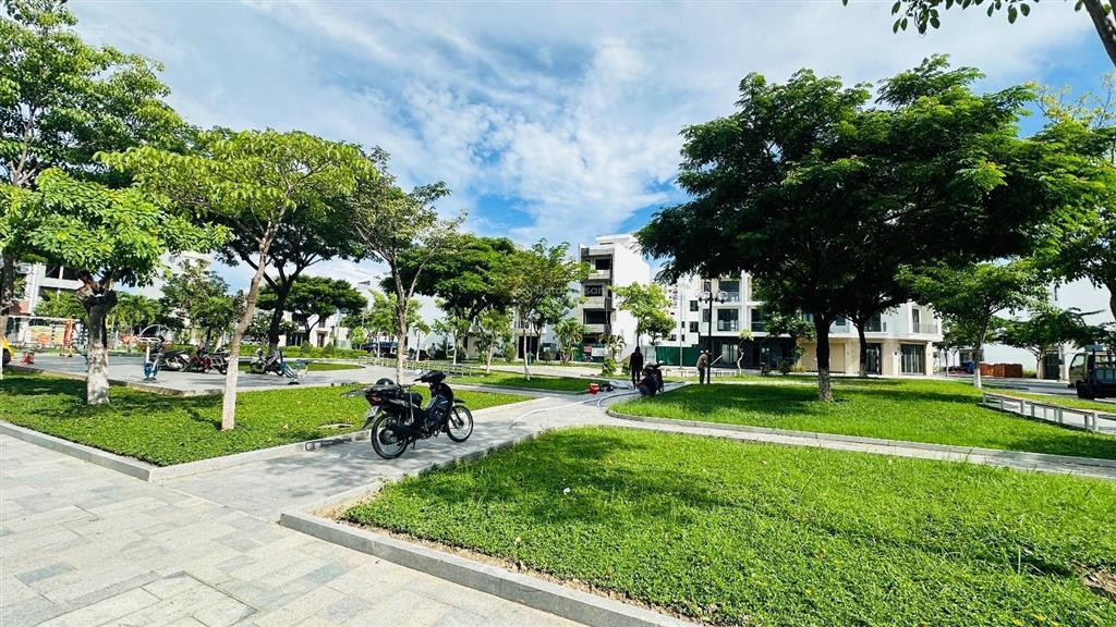 8,5 tỷ  kđt vcn phước long 2 đối diện công viên