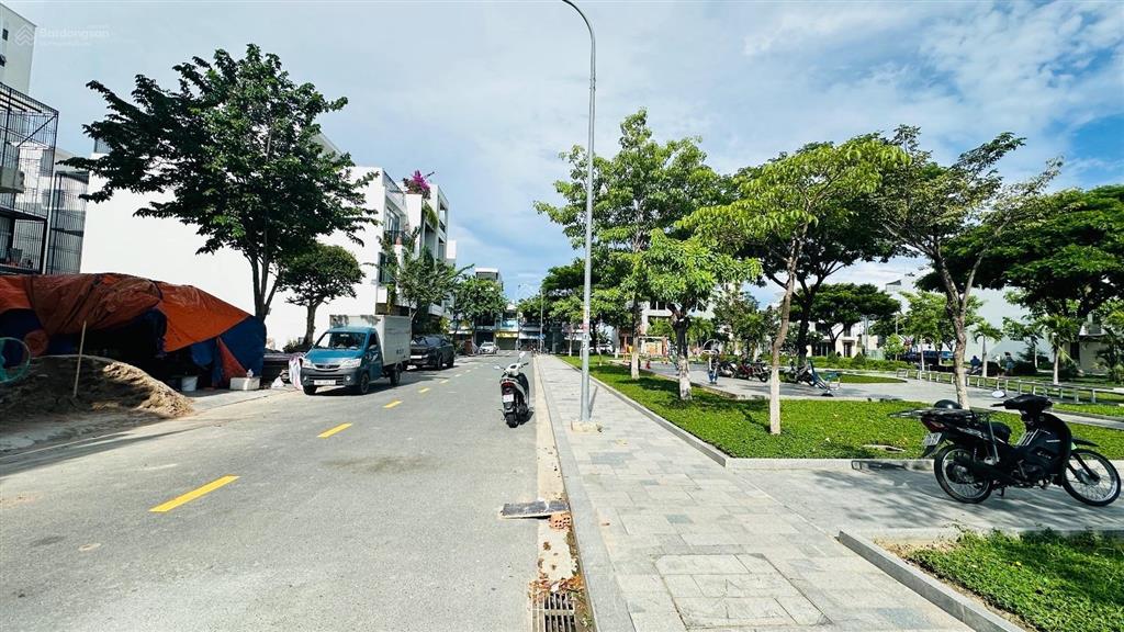8,5 tỷ  kđt vcn phước long 2 đối diện công viên