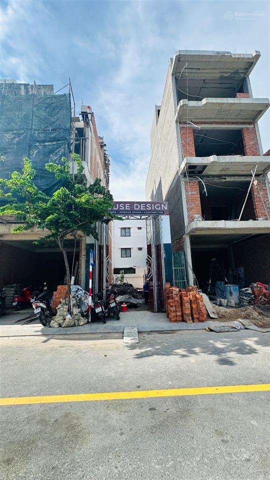 8,5 tỷ  kđt vcn phước long 2 đối diện công viên