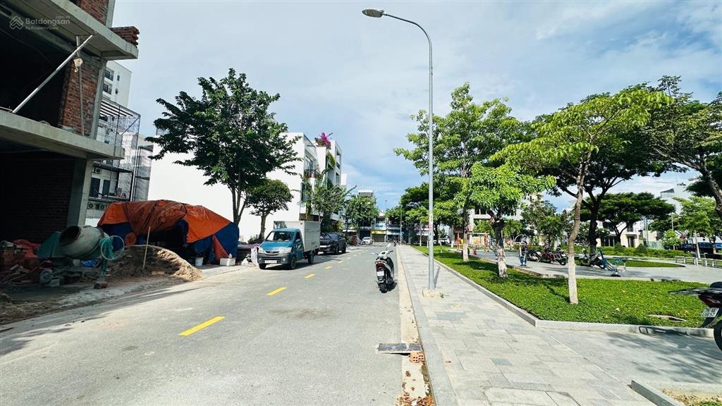 8,5 tỷ  kđt vcn phước long 2 đối diện công viên