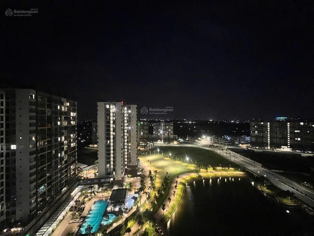 Căn hộ 2pn 2wc đã có sổ hồng, nhà full nội thất, view kênh mát mẻ. 0902 593 ***