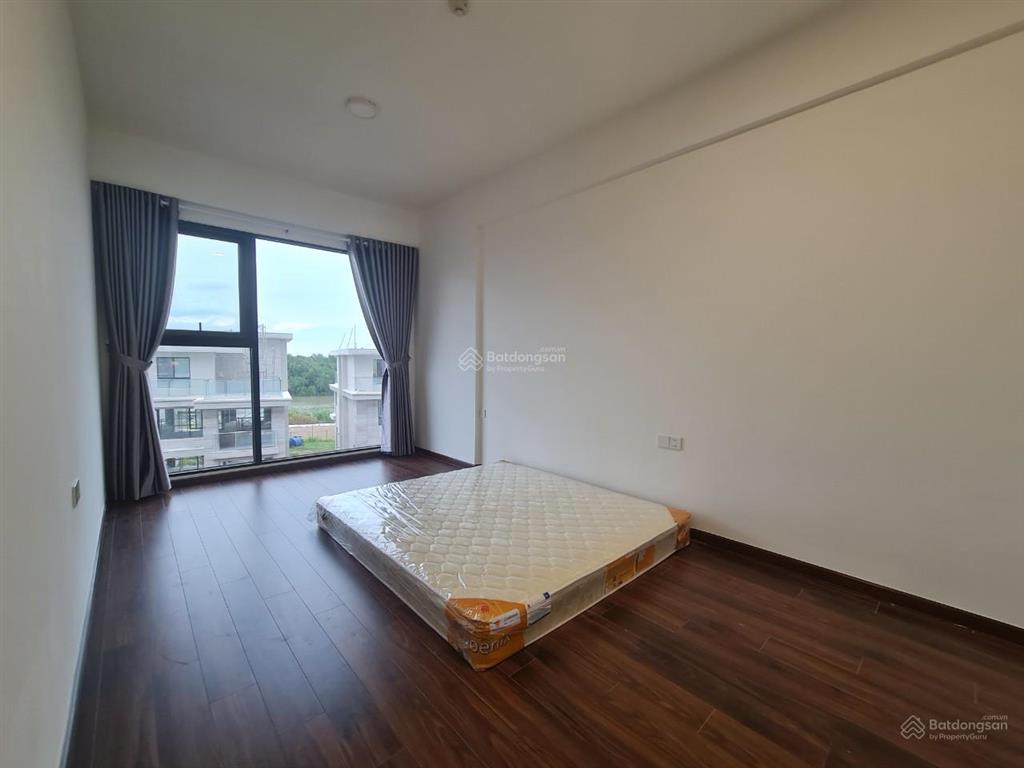 Cần bán gấp căn góc panorama 99m  view sông tầng đẹp  sổ hồng sẵn.  0902 593 ***