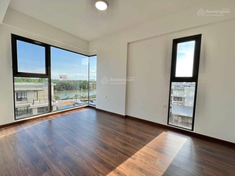 Cần bán gấp căn góc panorama 99m  view sông tầng đẹp  sổ hồng sẵn.  0902 593 ***