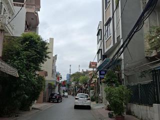 Bán nhà mặt đường đông trà diện tích 90 m xây 5 tầng có thang máy
.có hồ cá tiểu cảnh.