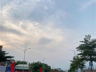 Lô đất mặt đường lê quang đạo vị trí đẹp, tiềm năng kinh doanh cao
diện tích 100m2 ngang 5m