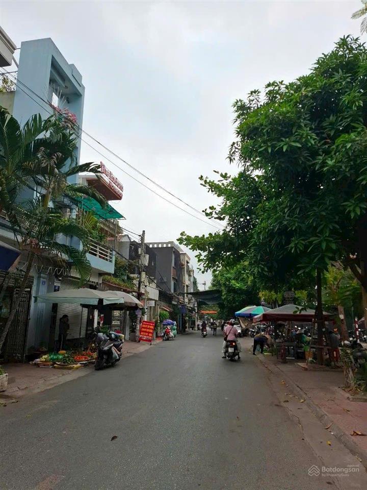 Bán đất lô góc 110m mặt đường mương trại lẻ ..mương an kim hải aone mall .
diện tích 110m..lô góc..