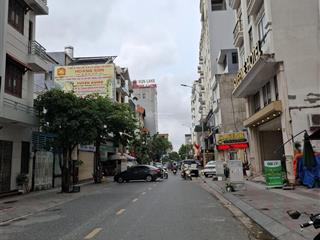 Bán lô đất mặt đường khúc thừa dụ  dt 200m ( mt = 8m ) vuông vắn  sđcc, giao dịch trong ngày
