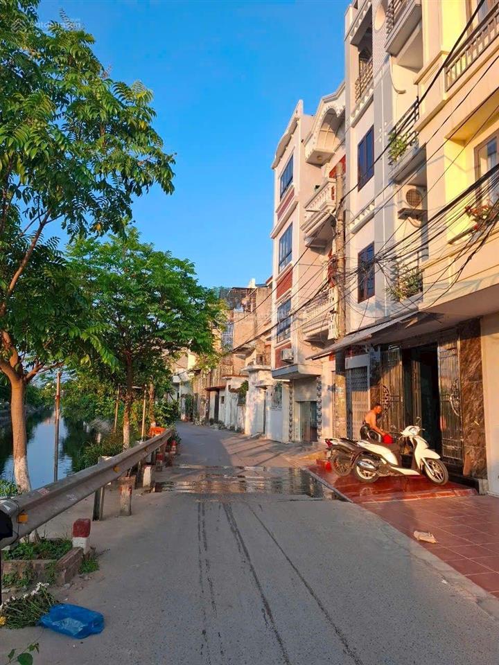 Bán 1 lô đất duy nhất mặt đường mương đông khê phố cấm cho khách xây căn độc lập diện tích 60m