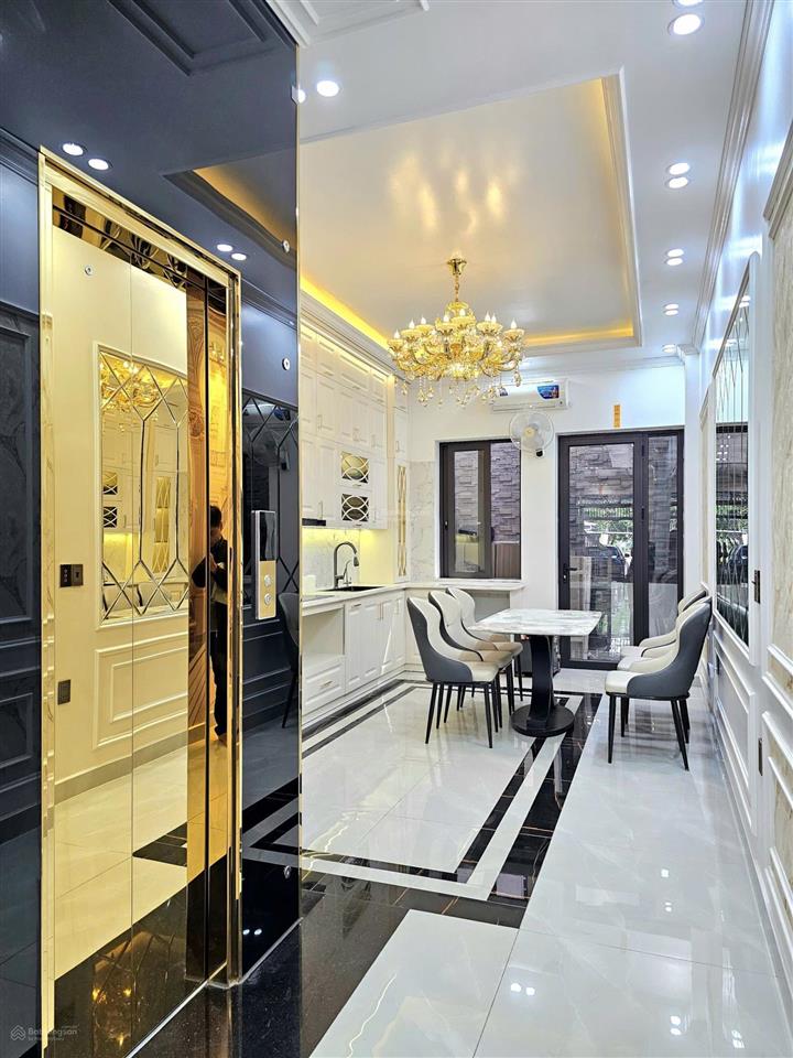 Bán nhà mặt đường khúc haokhúc thừa dụ ..an biênhải phòng
 diện tích 82m2 x 4 tầng có thang máy
