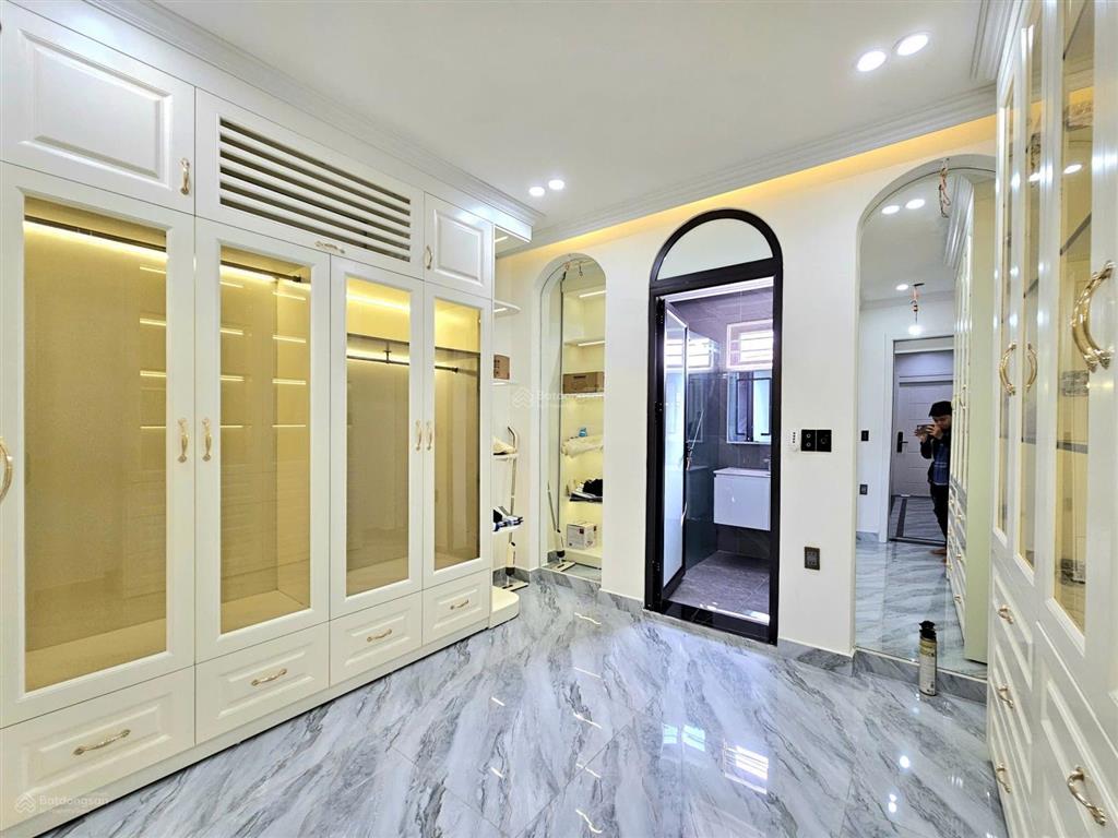 Bán nhà mặt đường khúc haokhúc thừa dụ ..an biênhải phòng
 diện tích 82m2 x 4 tầng có thang máy