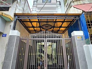 Bán căn nhà mặt ngõ hàng kênh kd buôn bán các mặt hàng. show room, spa làm đẹp, salon tóc.