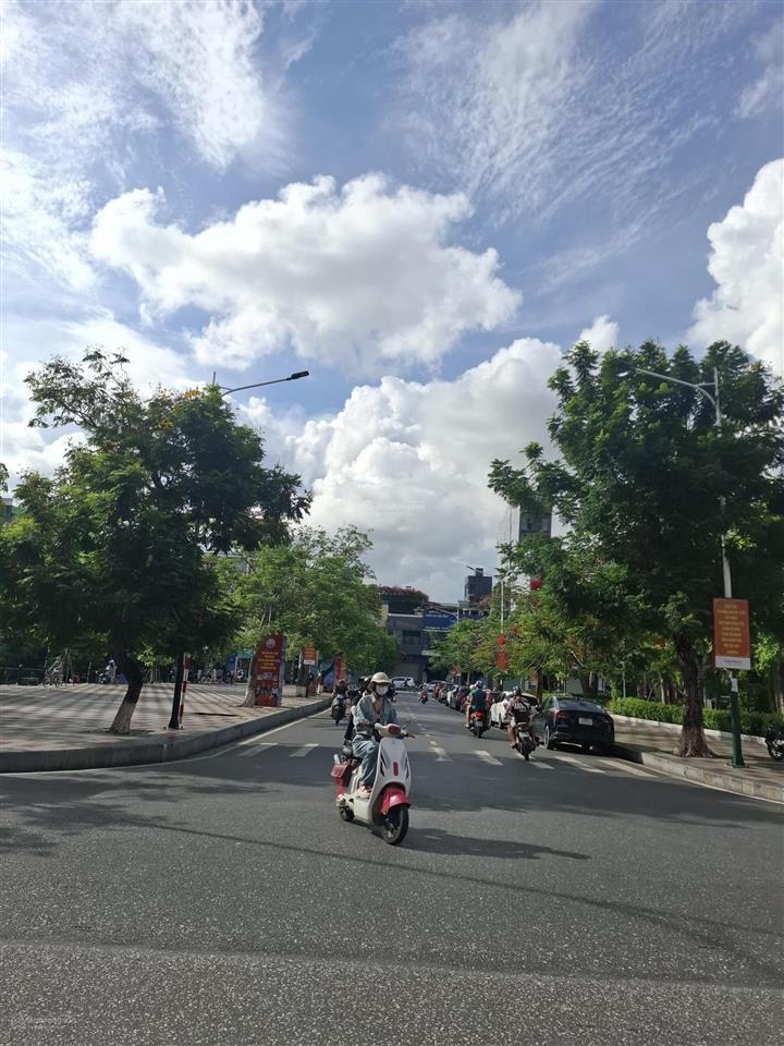 Bán nhà mặt đường quang trung ngay nhà hát lớn hải phòng. cực đẹp, view hồ trọn đời