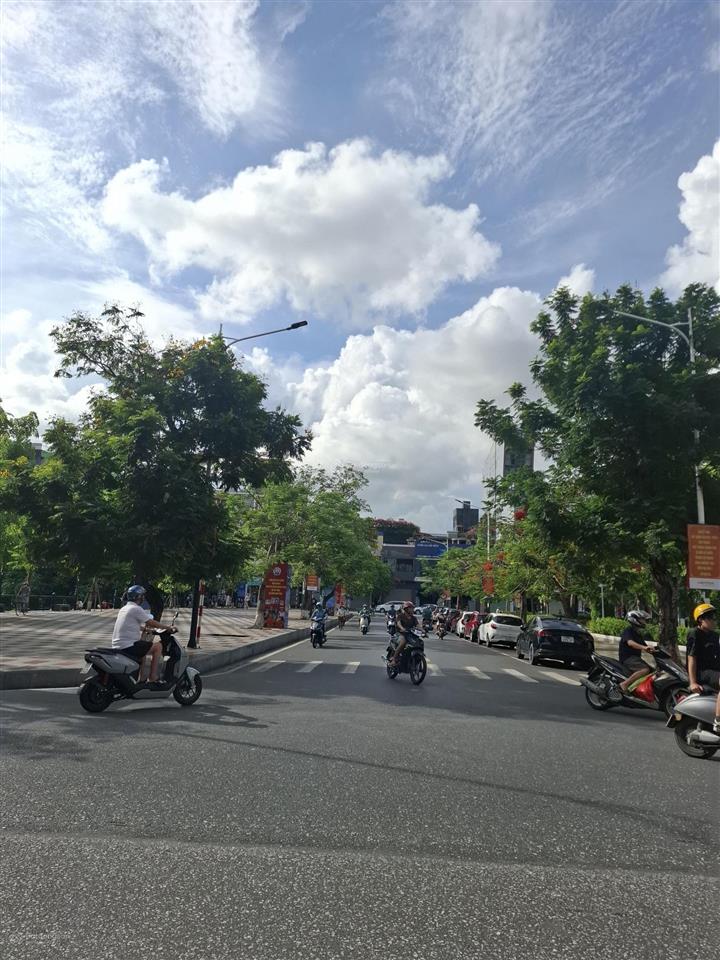 Bán nhà mặt đường quang trung ngay nhà hát lớn hải phòng. cực đẹp, view hồ trọn đời