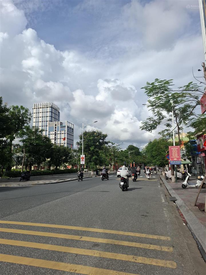 Bán nhà mặt đường quang trung ngay nhà hát lớn hải phòng. cực đẹp, view hồ trọn đời