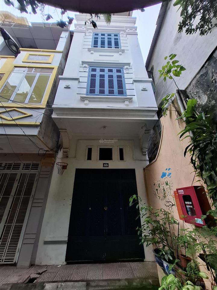 Hàng f0 bán căn nhà ngõ đá hàng gà nguyễn đức cảnh ngõ trước nhà rộng 5m vị trí siêu đẹp.