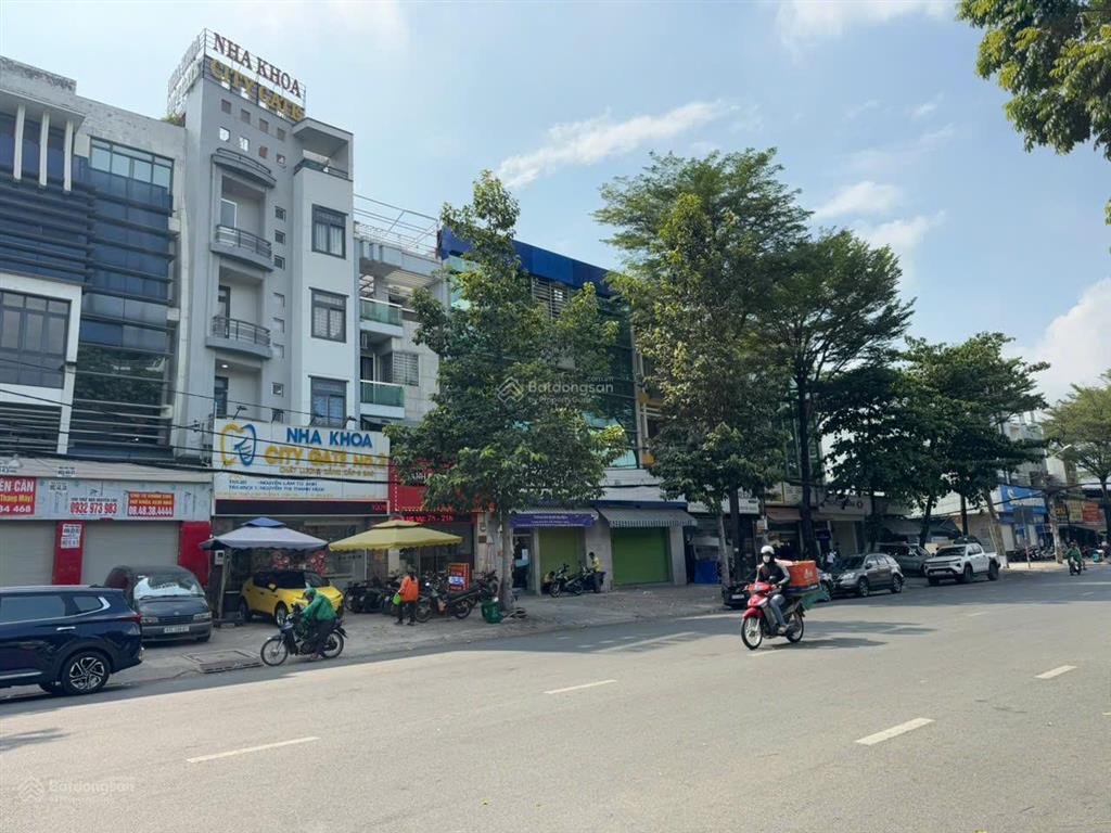 Siêu phẩm cho ngân hàng mt đường vành đai trong 12*20 4 lầu vị trí đắc địa đẹp
