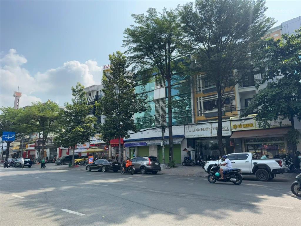 Siêu phẩm cho ngân hàng mt đường vành đai trong 12*20 4 lầu vị trí đắc địa đẹp