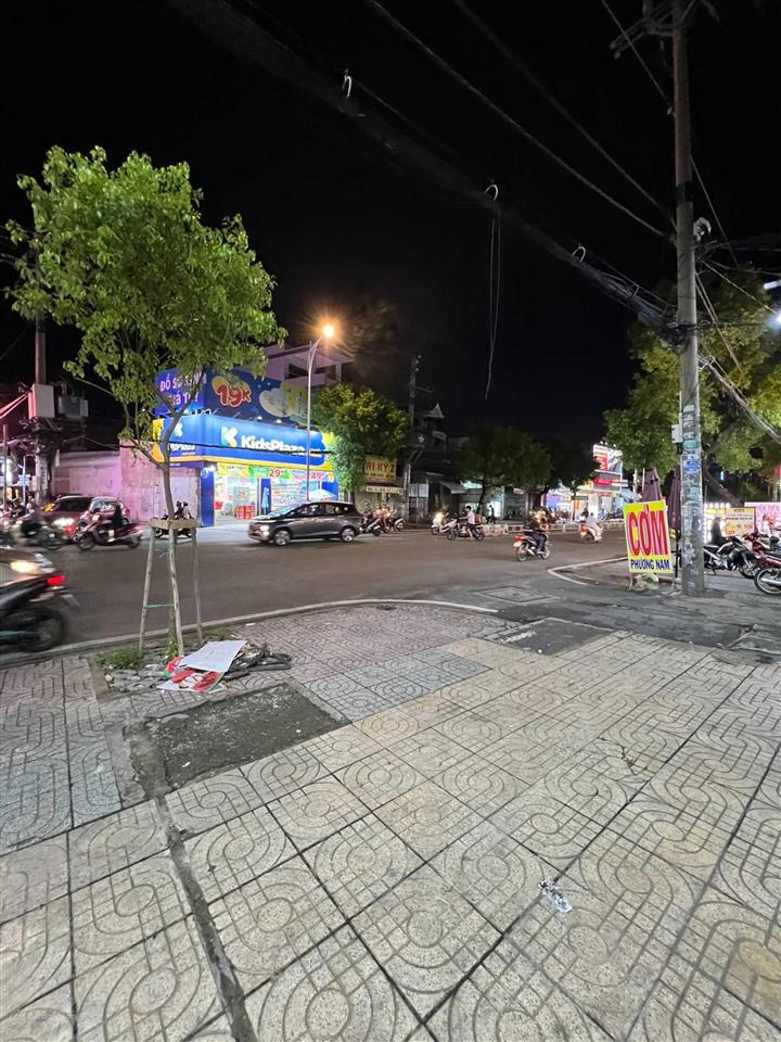 Cho thuê mb đường lê văn quới, 18*30m, cấp 4 vị trí đẹp nhận diện tốt kd mọi ngành nghề