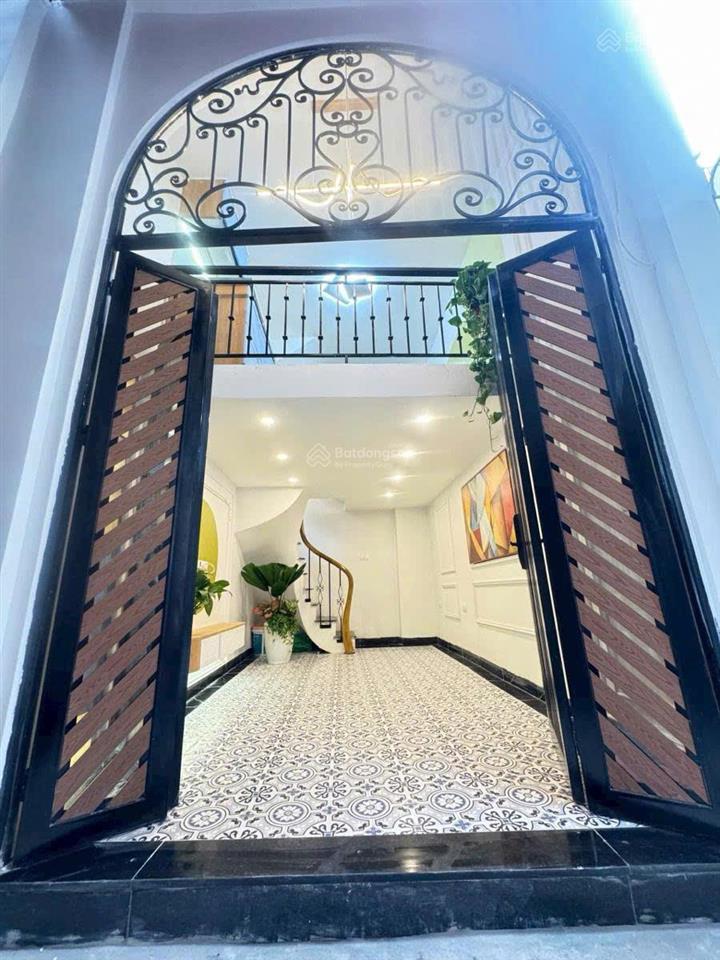 Cho thuê nhà riêng 5 tầng cạnh royal city, sẵn đồ, vào ở ngay  12 triệu/tháng