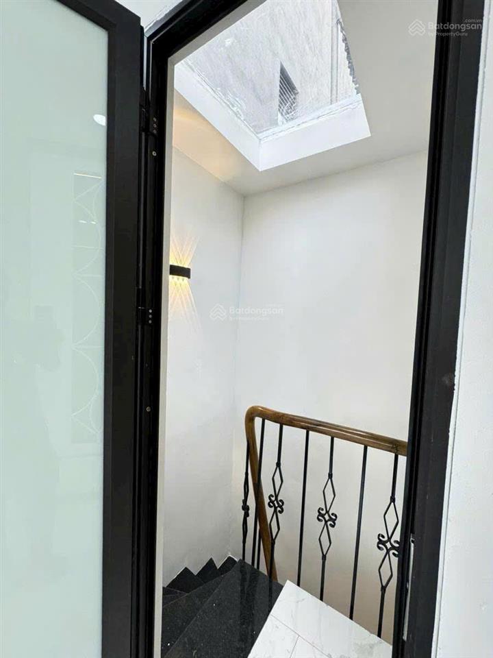 Cho thuê nhà riêng 5 tầng cạnh royal city, sẵn đồ, vào ở ngay  12 triệu/tháng