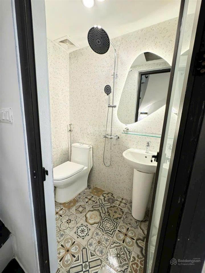 Cho thuê nhà riêng 5 tầng cạnh royal city, sẵn đồ, vào ở ngay  12 triệu/tháng