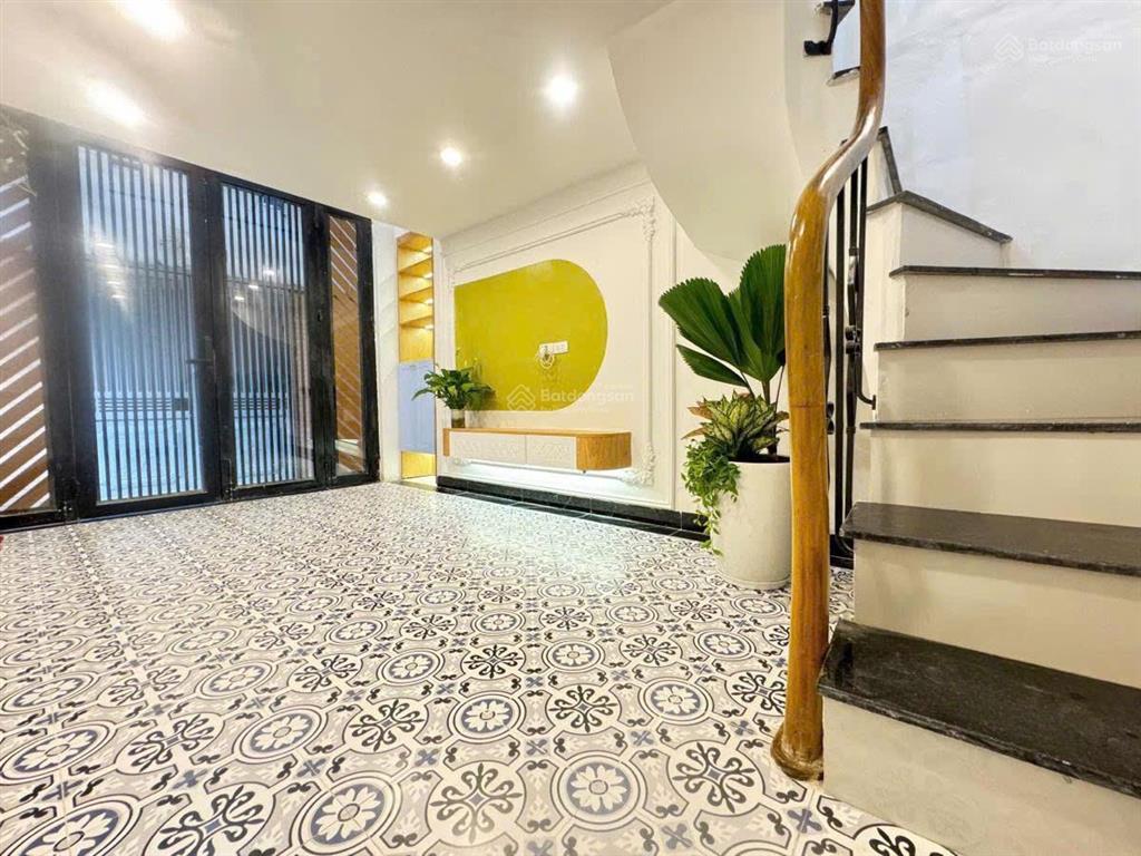 Cho thuê nhà riêng 5 tầng cạnh royal city, sẵn đồ, vào ở ngay  12 triệu/tháng