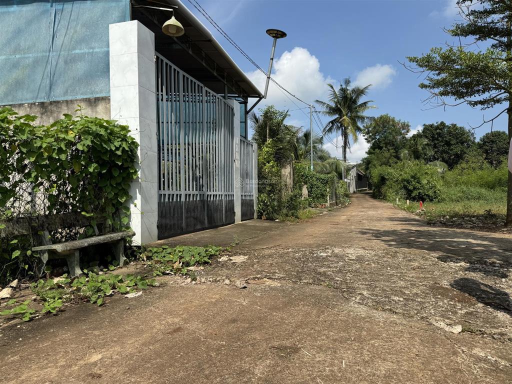 Bán đất tại chợ hàm nghi, 880 triệu, 108 m2, pháp lý đầy đủ, hướng đông nam