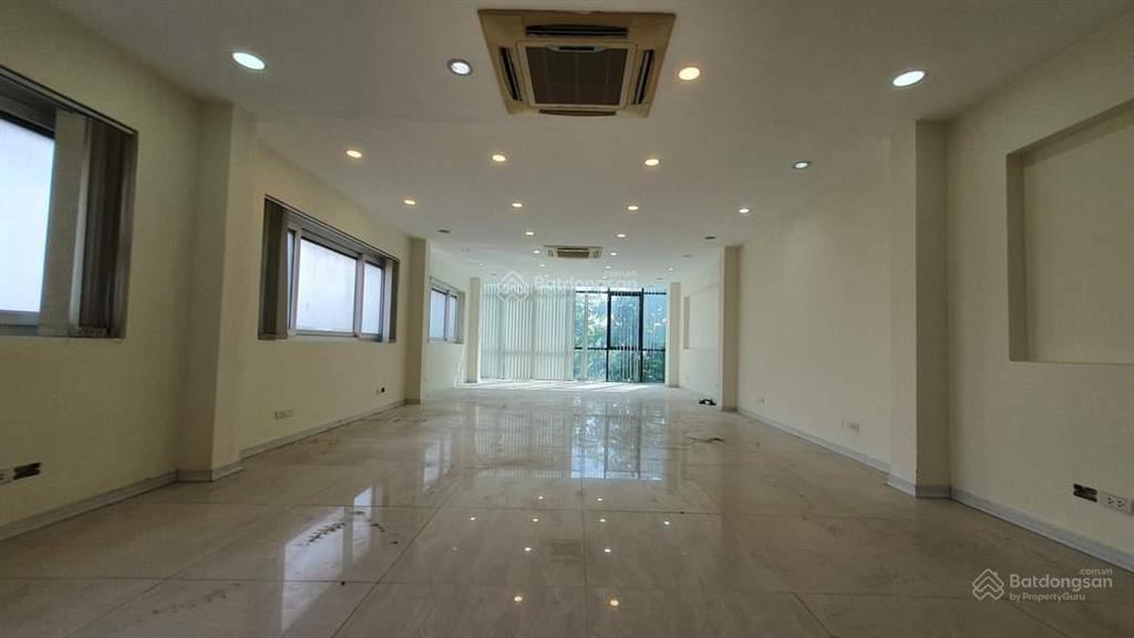 Mặt phố lê trọng tấn  thoáng 3 mặt  thang máy  dòng tiền 200 tr/th  190m2  mt gần 6m  7x tỷ