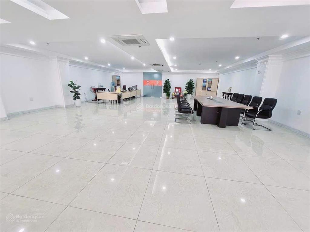 Bán mặt phố trần đại nghĩa gần ngã tư đại la mặt tiền rộng, kinh doanh các loại hình, 411m2  117tỷ