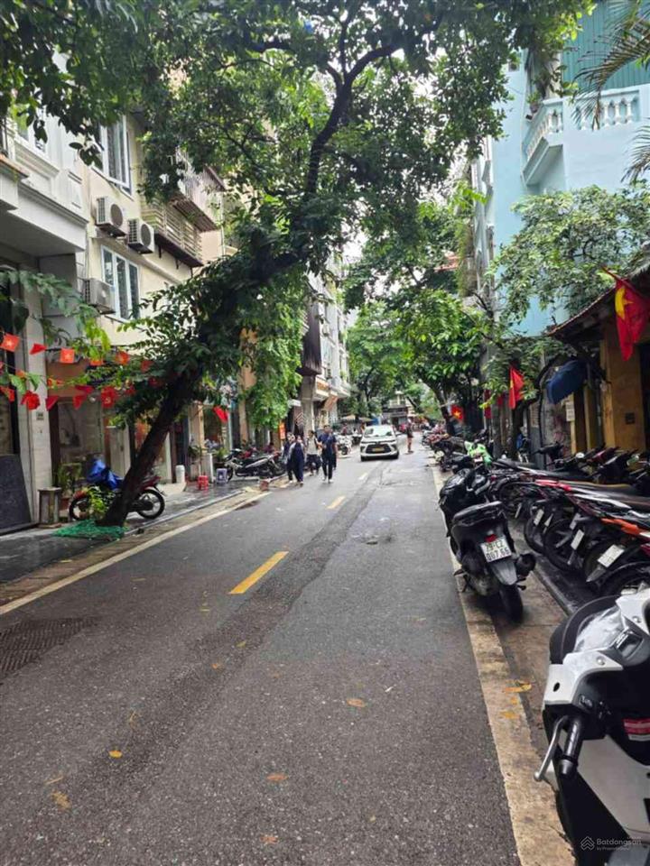 Bán nhà mặt phố chân cầm lõi hoàn kiếm  kinh doanh sầm uất  xây toà building  122m2- 74 tỷ