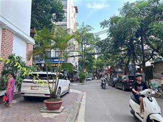 Bán nhà phố hoàng quốc việt  phân lô ô tô tránh vỉa hè kinh doanh ở sướng 70m mt 8.4m  29.5tỷ