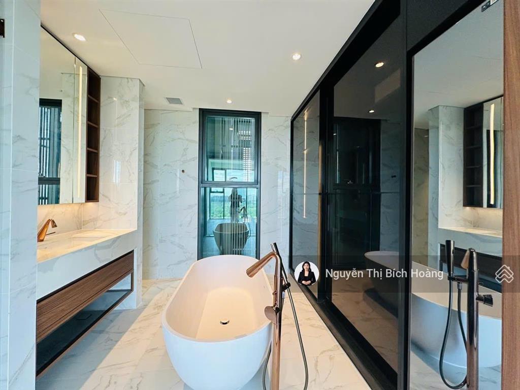 The crest  cho thuê căn hộ 2pn  nội thất cơ bản  bồn tắm