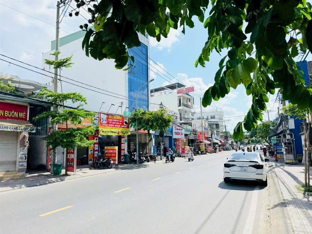 Toà nhà hầm 6 tầng, mặt tiền đường hiệp bình. dt 162m2(6,5x23m). hđt 110tr/th. giá 33 tỷ tl