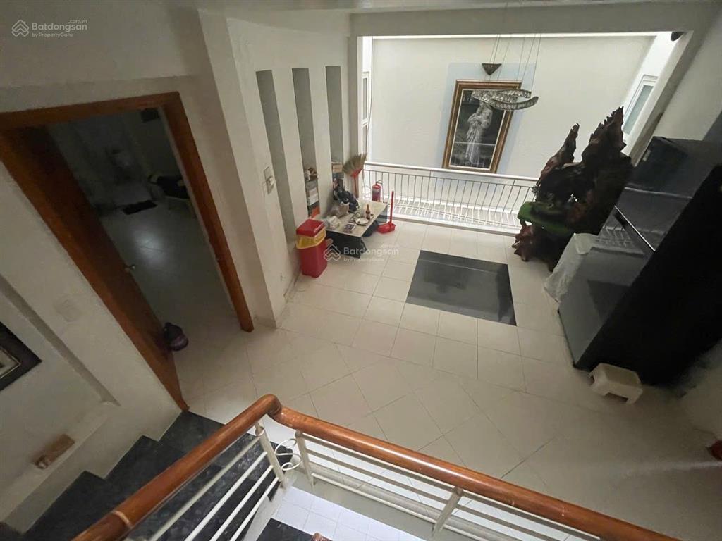 Nhà mặt tiền đường rộng 20m. ngang 7m x 18m. 4 tầng kiên cố. khu bên sông gần tttm gigamall. 23 tỷ