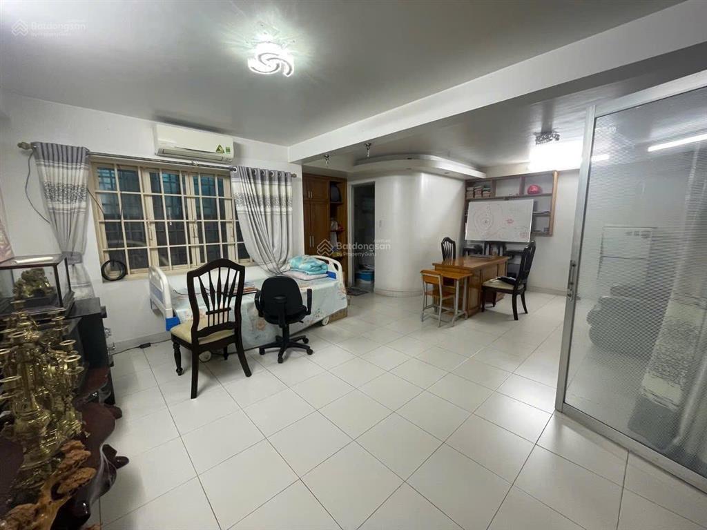 Nhà mặt tiền đường rộng 20m. ngang 7m x 18m. 4 tầng kiên cố. khu bên sông gần tttm gigamall. 23 tỷ