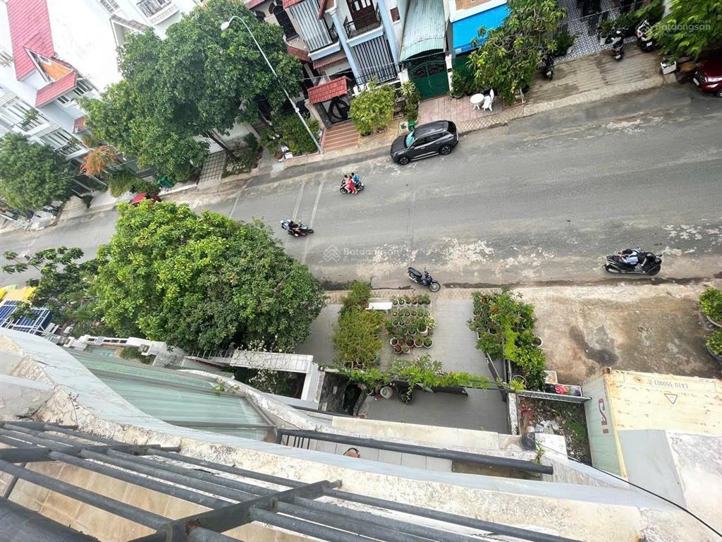 Nhà mặt tiền đường rộng 20m. ngang 7m x 18m. 4 tầng kiên cố. khu bên sông gần tttm gigamall. 23 tỷ