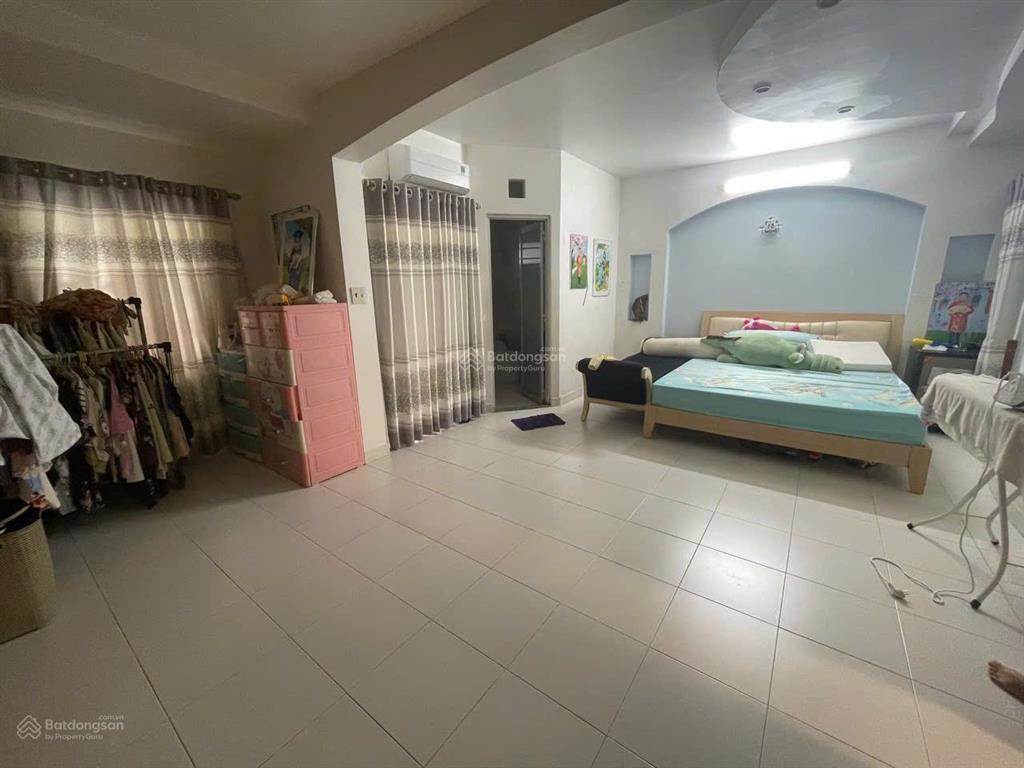 Nhà mặt tiền đường rộng 20m. ngang 7m x 18m. 4 tầng kiên cố. khu bên sông gần tttm gigamall. 23 tỷ